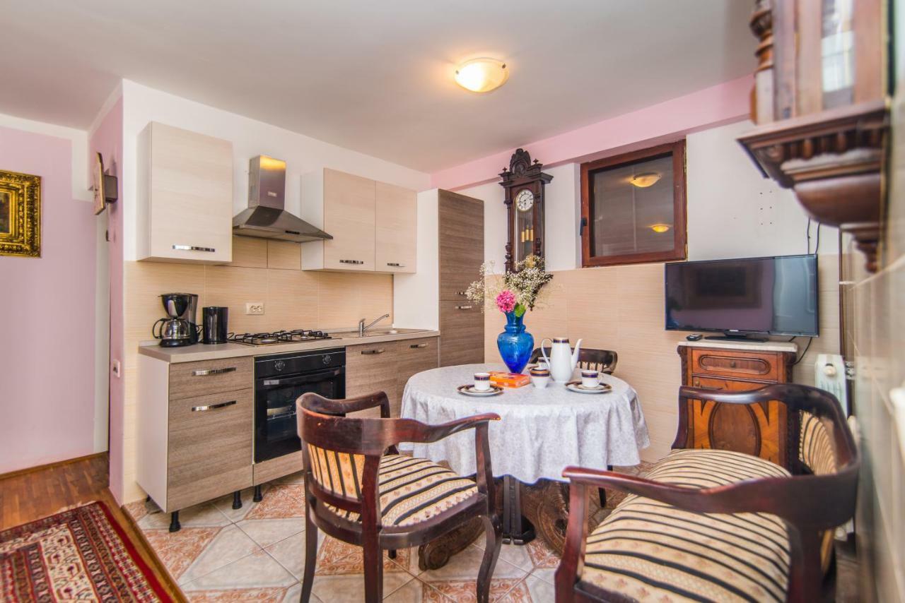 Apartmani Marina 포레치 외부 사진