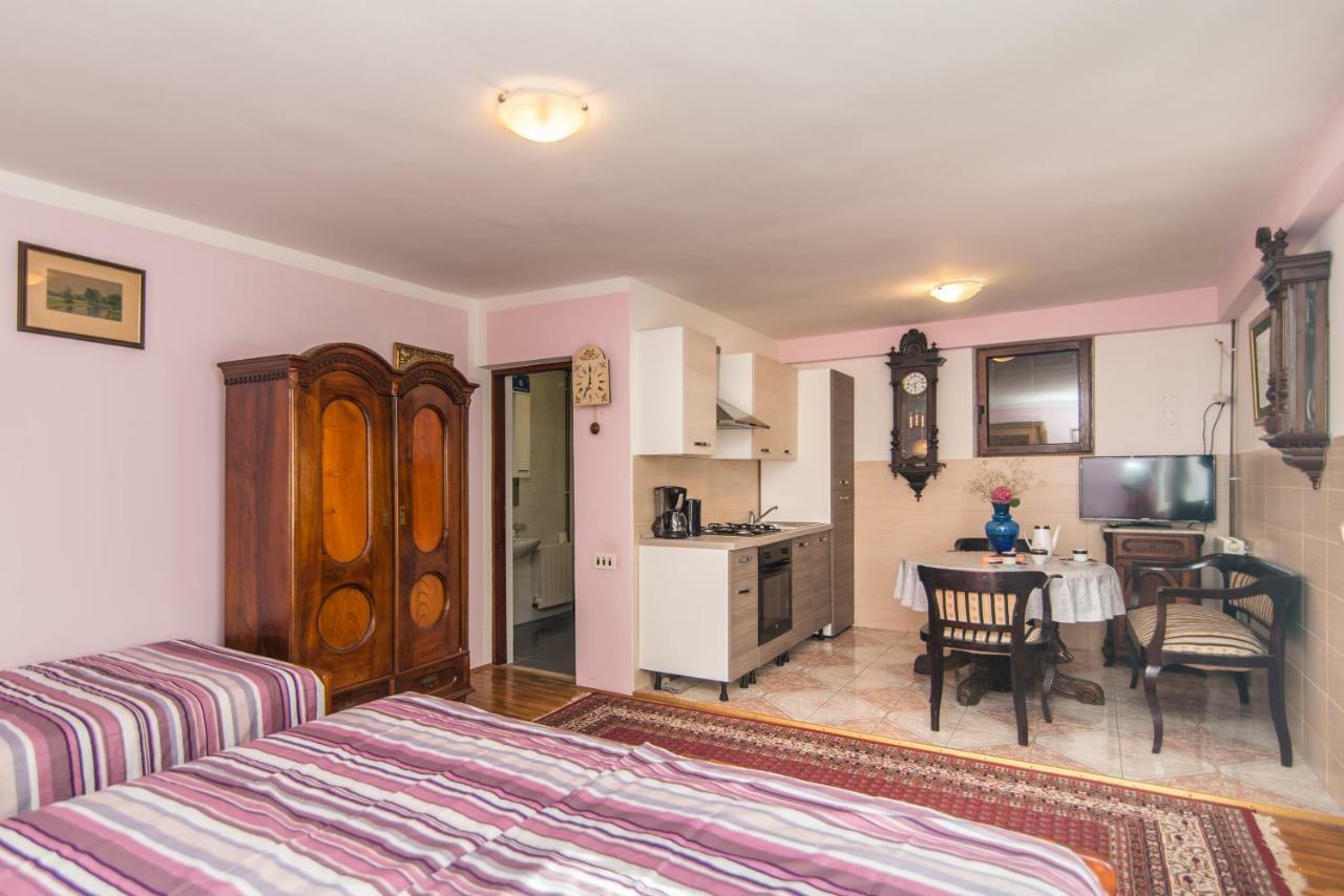 Apartmani Marina 포레치 외부 사진
